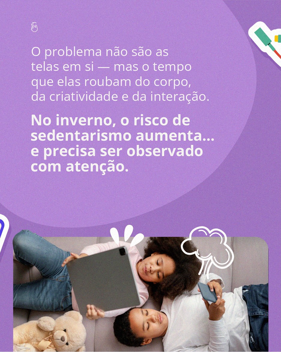 Inverno chegando crianças em casa.