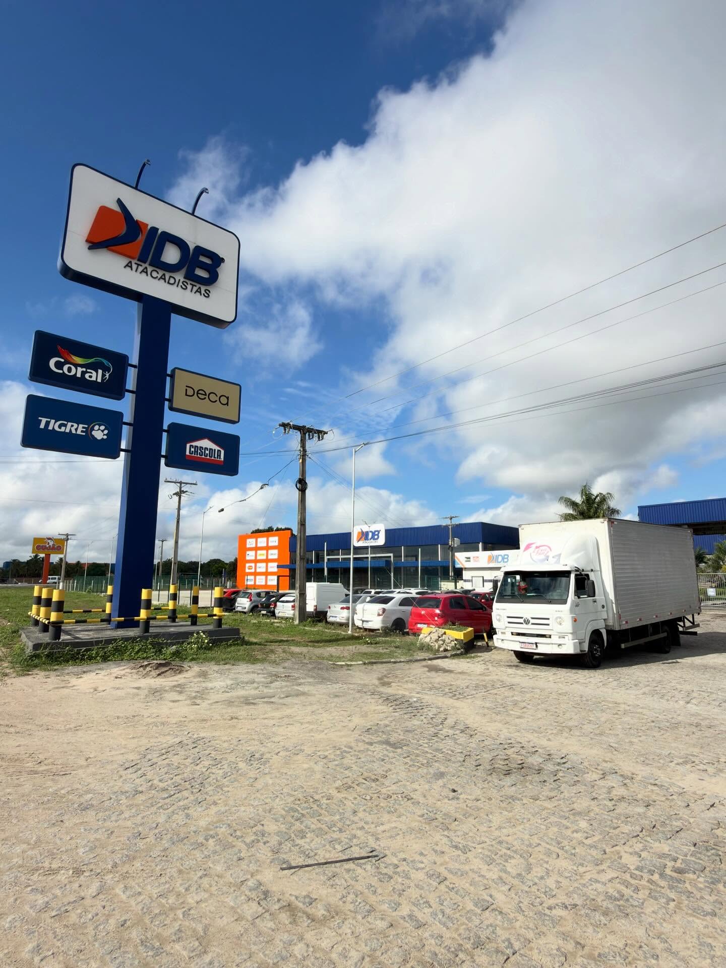 A Leva e Traz Transportes inicia hoje mais uma parceria de sucesso com a IDB Atacadista